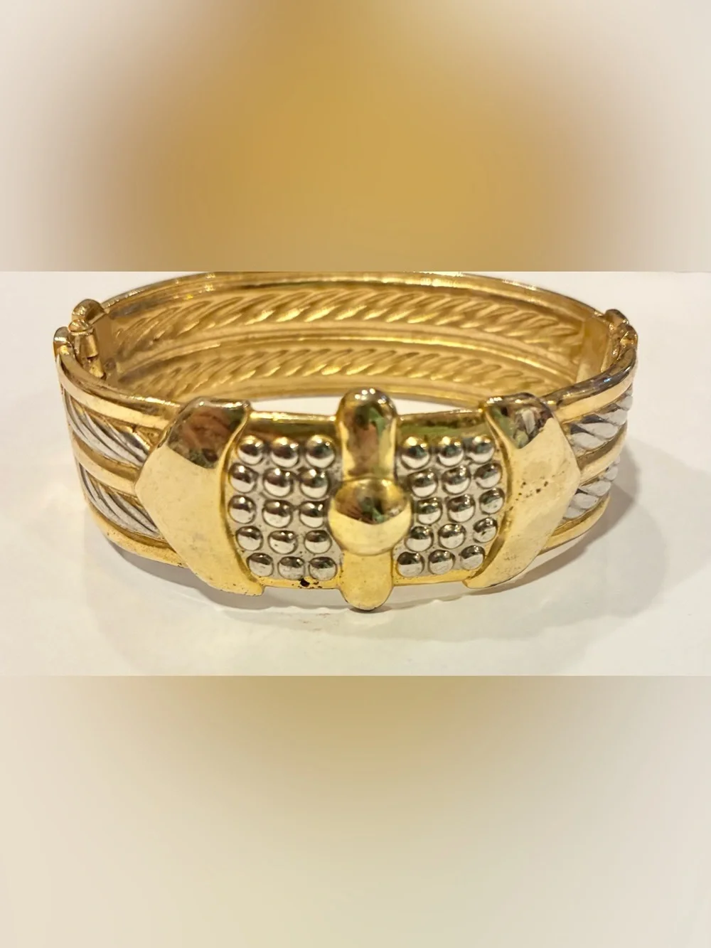Vintage Brass Tricolor Hinged Bangle Bracelet 6 1/2 in Wrist Fashion Trendy